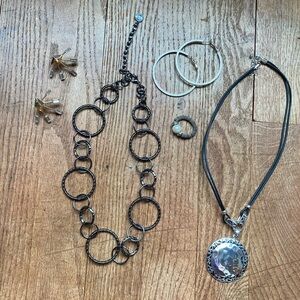 Jewelry bundle 2 necklaces, 2 earrings, 1 Pearl ring